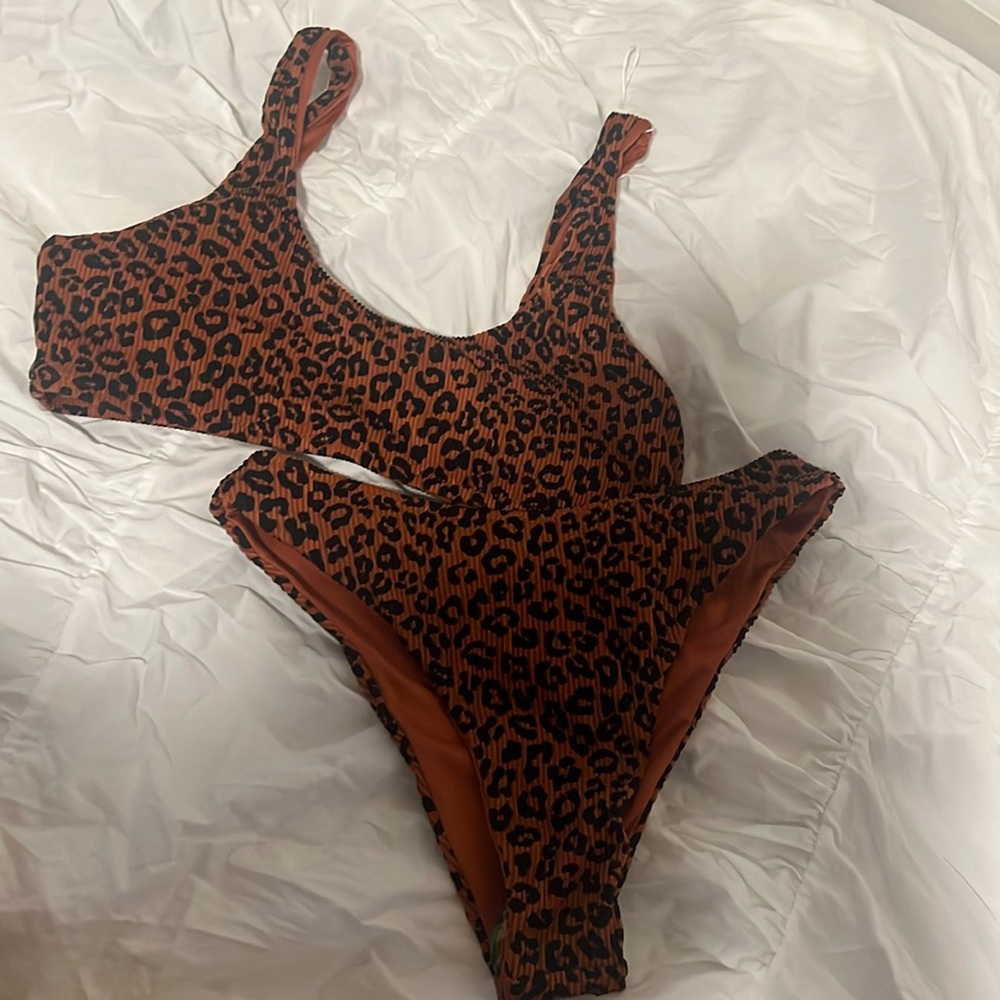 Buffbunny Swim